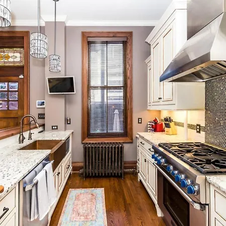 Luxury Brownstone - Walk To All - Washington Park